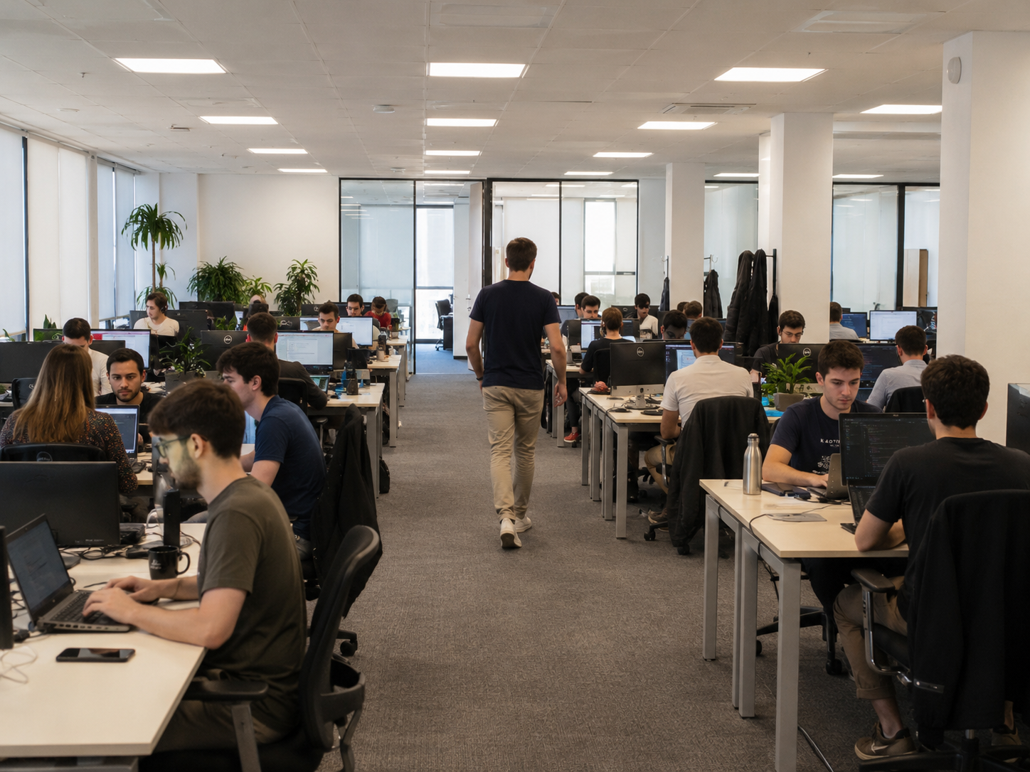 El equipo de Cairos trabajando en la oficina